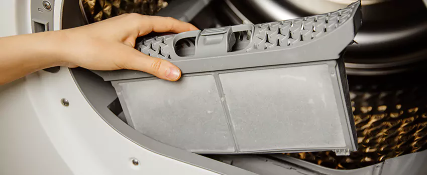 Signs Of A Clogged Dryer Lint Trap in Bentonville, Arkansas